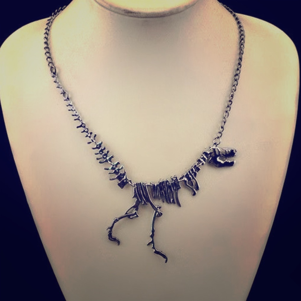 🔥BoGo Sale!🔥🦖Jurassic Class statement necklace